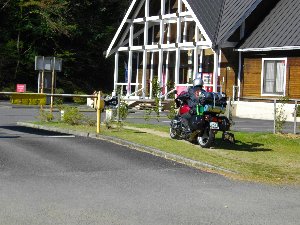 二輪用通用口から出るＢＭＷ