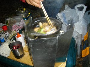 石さんは牛肉を炒めます