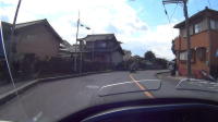 住宅街を抜ける