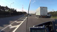 産業道路を走る