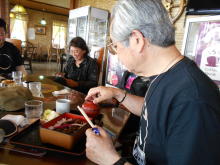 ウナギ定食を食べるｉｓｉｋａｗａｘｙ