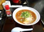 昼食はラーメン