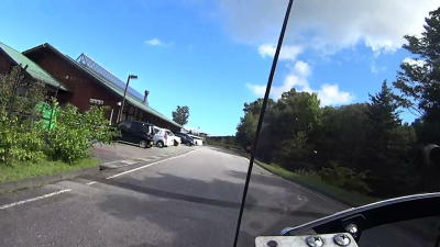 管理棟が見えた