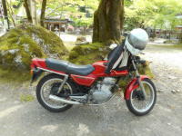 木陰のＣＢ２５０ＲＳＺ