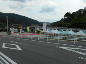 温泉側にある仮店舗