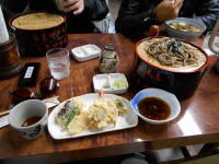 天ぷら付きざる蕎麦を賞味
