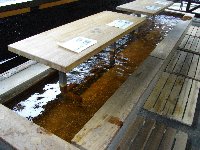 バスターミナルの足湯が冷たい