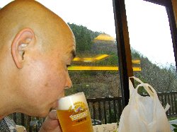 レストランで湯上がりビール