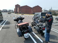 赤レンガ建物着